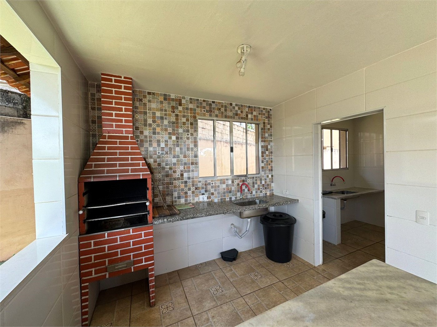Apartamento com 03 Dormitórios, á venda, em São Carlos-SP.