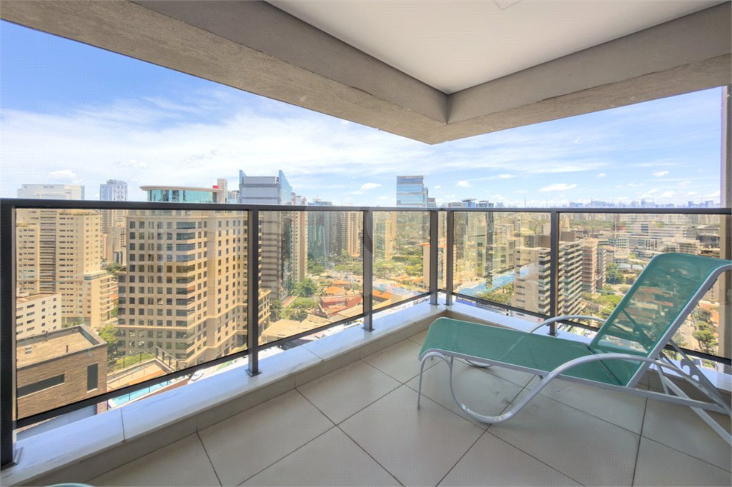 Apartamento de 03 dormitórios sendo 02 suítes com 02 vagas de garagem.
