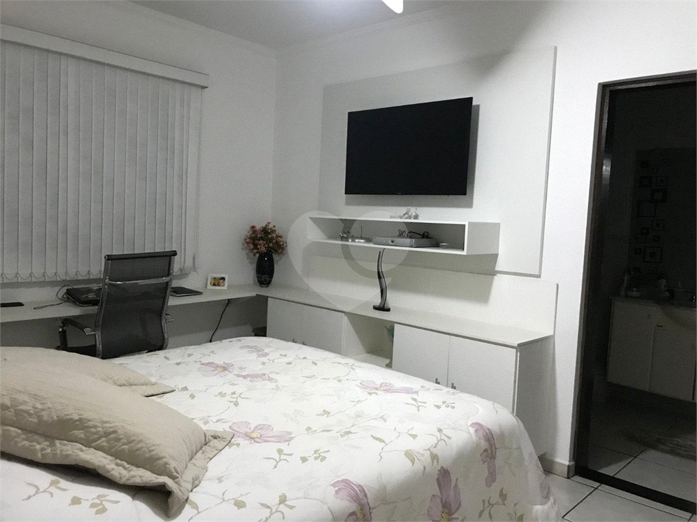 Terreno à venda com 4 quartos, sendo 1 suíte, no condomínio Zuleika Jabour, Salto - SP