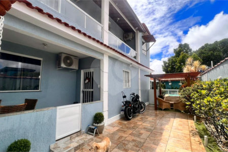 Casa à Venda em Cosmo – 3 Quartos, Piscina e Excelente Localização