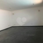 Casa à venda com 4 suítes no condomínio Vila das Emboabas, São Paulo - SP