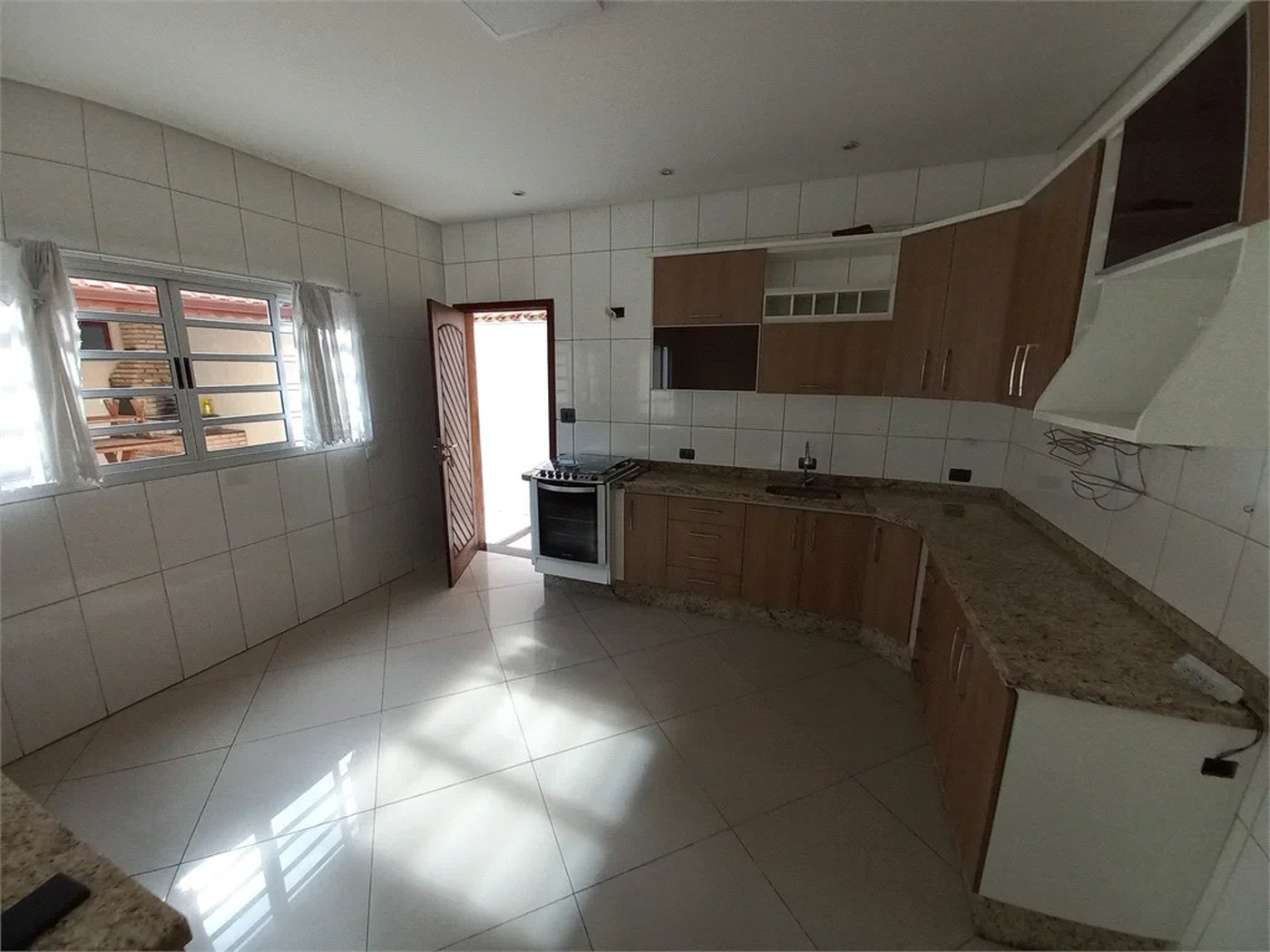 Sobrado à venda com 3 quartos, sendo 1 suíte, em Lar São Paulo, São Paulo, SP
