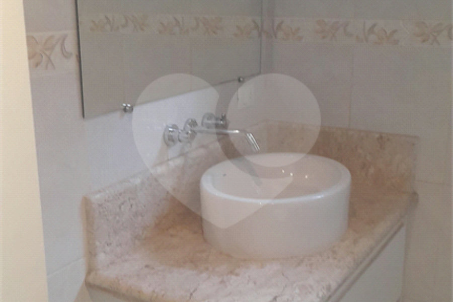 Sobrado à venda com 3 quartos, sendo 1 suíte, em Tremembé, São Paulo, SP