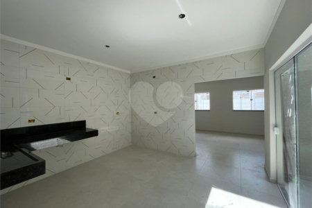 Casa à venda com 3 quartos, sendo 2 suítes, em Nova Cerejeira, Atibaia, SP