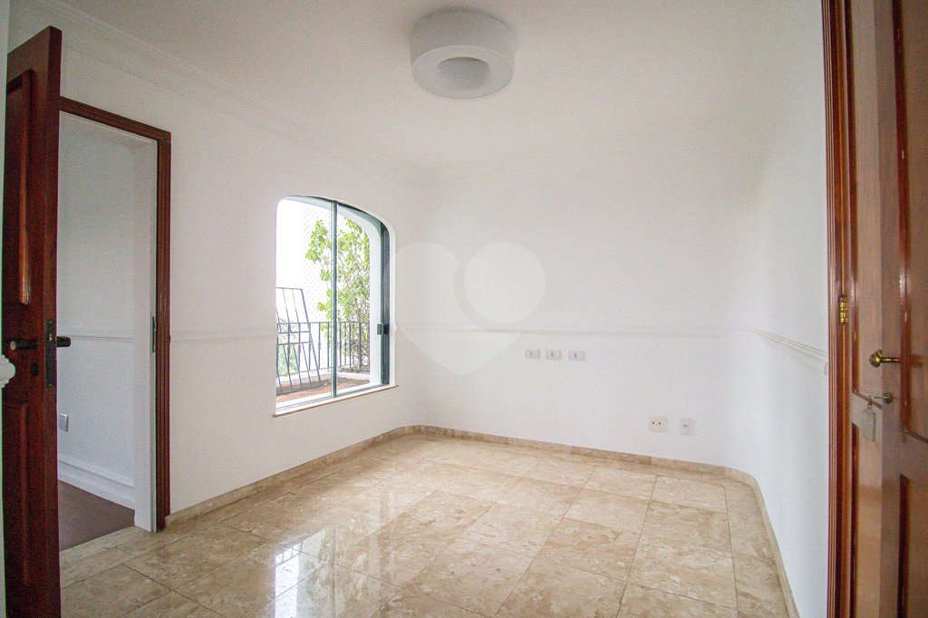 Apartamento à venda com 4 suítes em Jardim Marajoara, São Paulo, SP