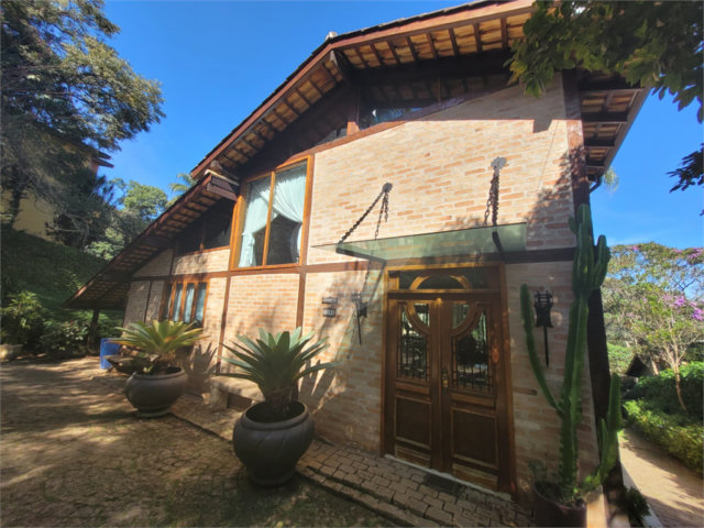 Casa à venda com 3 quartos, sendo 1 suíte,  no condomínio Residencial Bosque da Serra, Mairiporã - SP