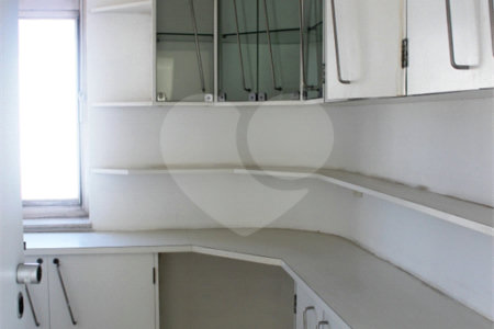 Triplex à venda com 5 quartos, sendo 3 suítes, em Santa Cecília, São Paulo, SP