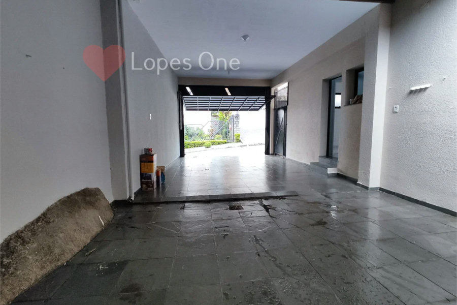 Casa à venda com 3 quartos, sendo 2 suítes, no condomínio Filipe de Vitry, São Paulo - SP