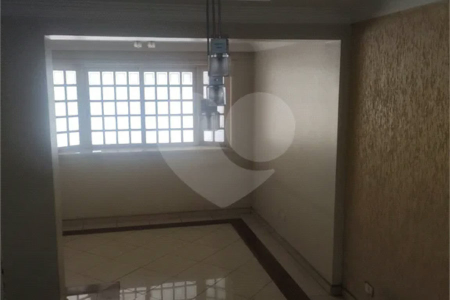 Casa à venda com 3 quartos, sendo 2 suítes, em Jaraguá, São Paulo, SP