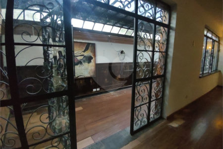 Sobrado à venda com 5 quartos, sendo 3 suítes, em Cidade Monções, São Paulo, SP