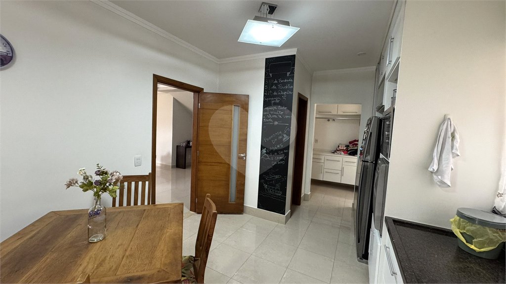 Casa à venda com 3 suítes no condomínio Residencial Delle Stelle, Louveira - SP