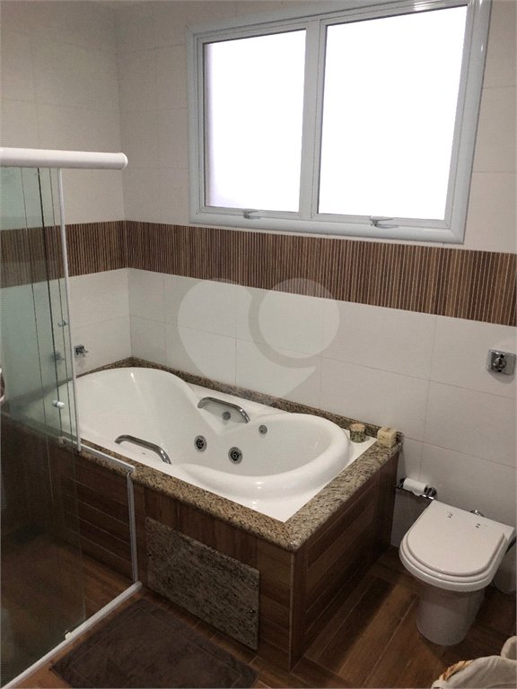 Casa à venda com 3 quartos, sendo 1 suíte, no condomínio Alpes de Vinhedo, Vinhedo - SP