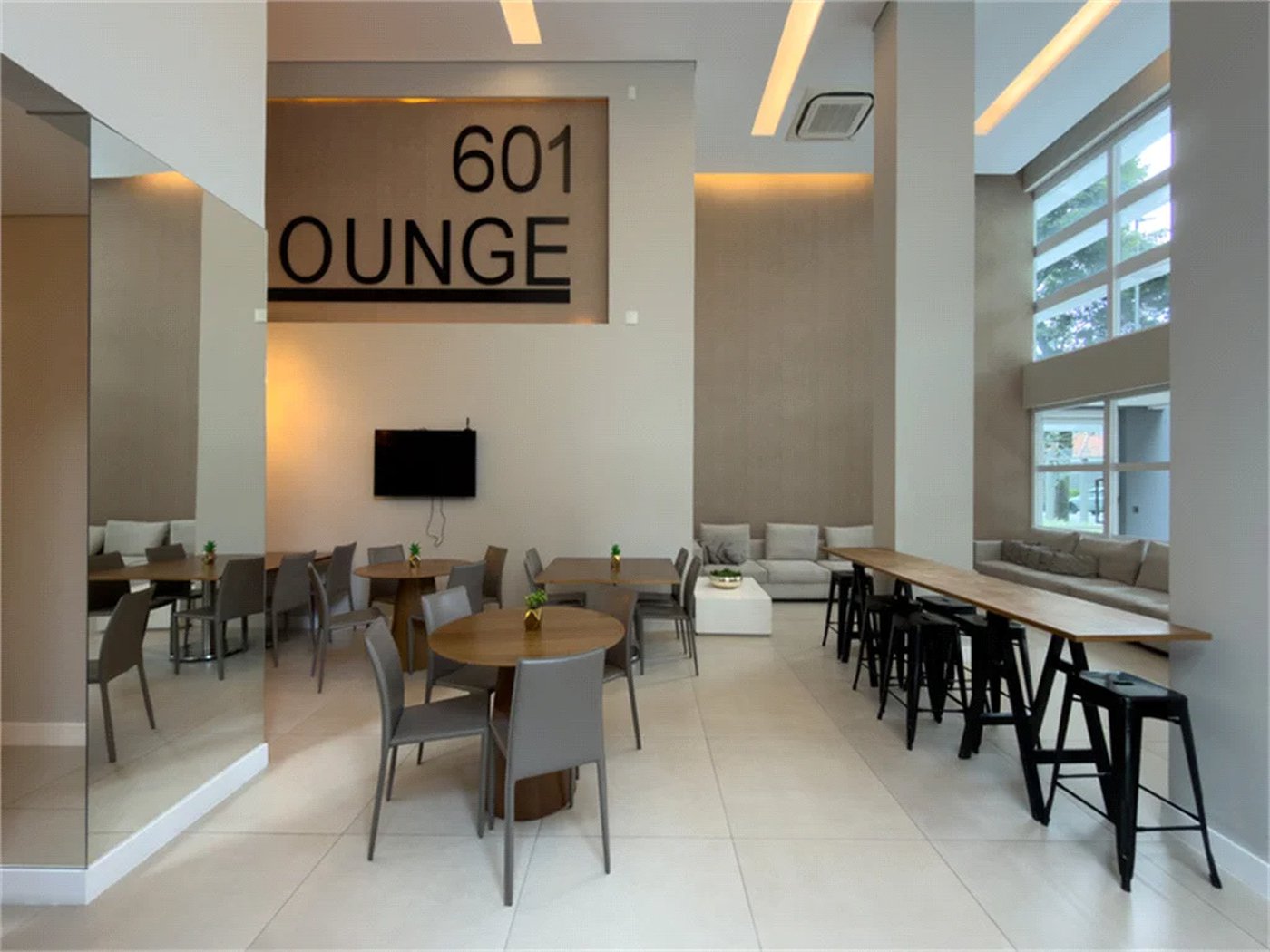 Apartamento à venda com 4 quartos, sendo 2 suítes, em Pinheiros, São Paulo, SP