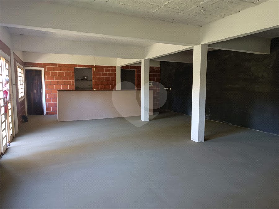 Chácara à venda com 4 quartos, sendo 1 suíte, em Vila Vilma (mailasqui), São Roque, SP
