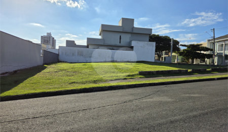 Terreno à venda no condomínio Residencial Le France, Sorocaba - SP