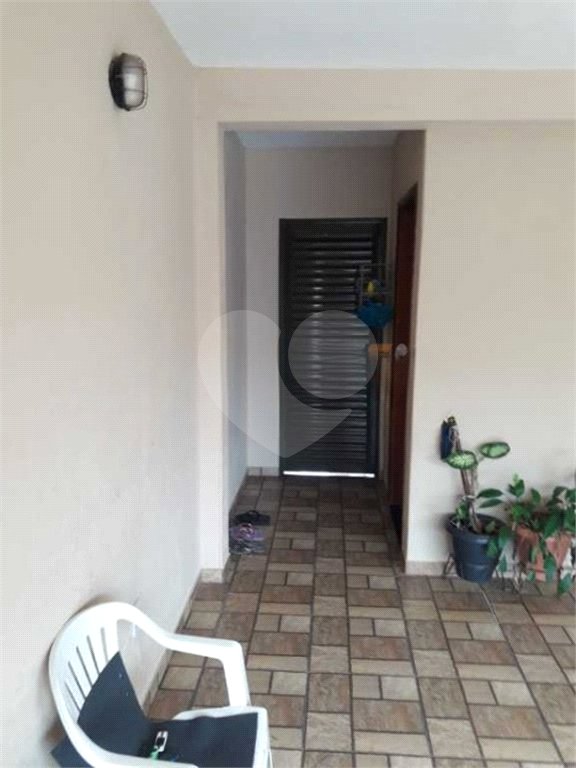 Casa térrea para venda, com 2 dormitórios, sendo 1 suíte.