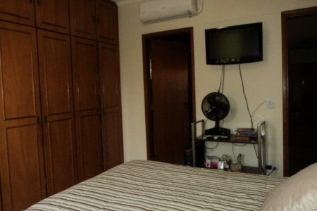 Casa à venda com 3 quartos, sendo 1 suíte, em Jardim Cláudia, São Paulo, SP