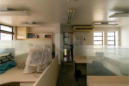 Casa à venda com 8 quartos, sendo 2 suítes, em Indianópolis, São Paulo, SP
