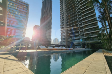 Apartamento à venda ou para alugar com 3 quartos, sendo 1 suíte, em Jardim das Acácias, São Paulo, SP