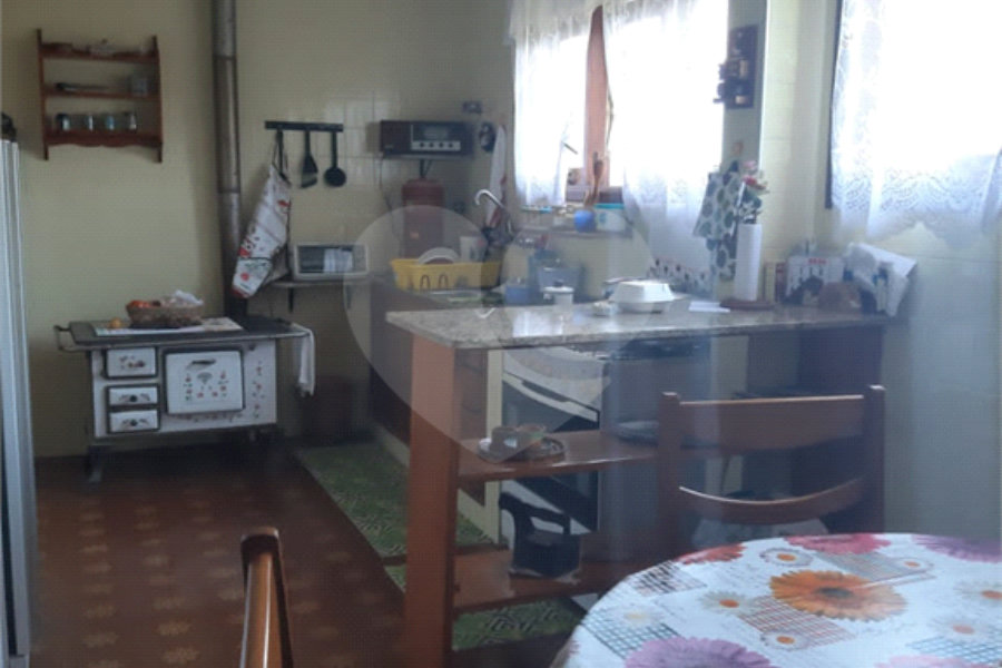 Sobrado à venda com 3 quartos, sendo 1 suíte, em Roseira, Mairiporã, SP