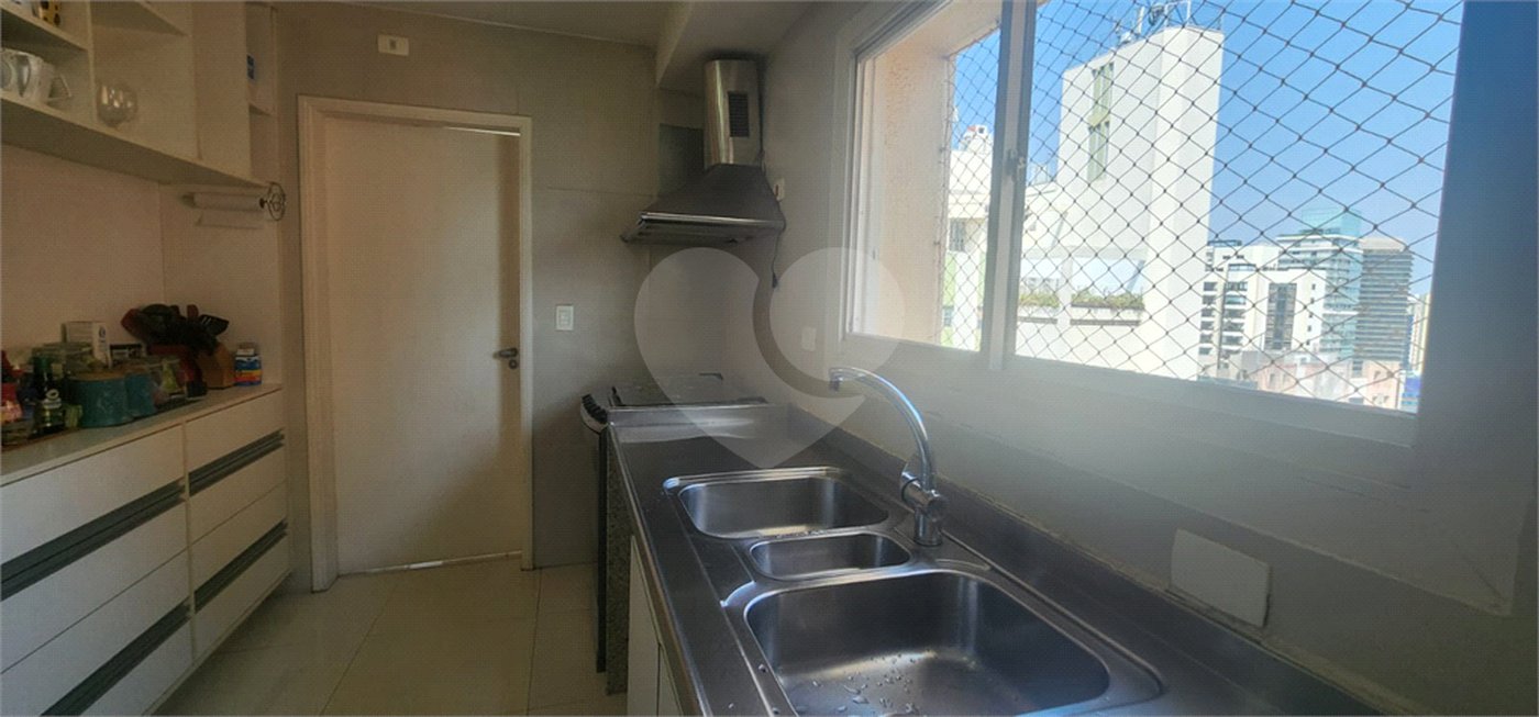 Apartamento à venda ou para alugar com 4 quartos, sendo 1 suíte, em Vila Nova Conceição, São Paulo, SP