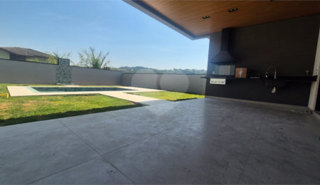 Casa à venda com 3 suítes no condomínio Recanto dos Paturis, Vinhedo - SP