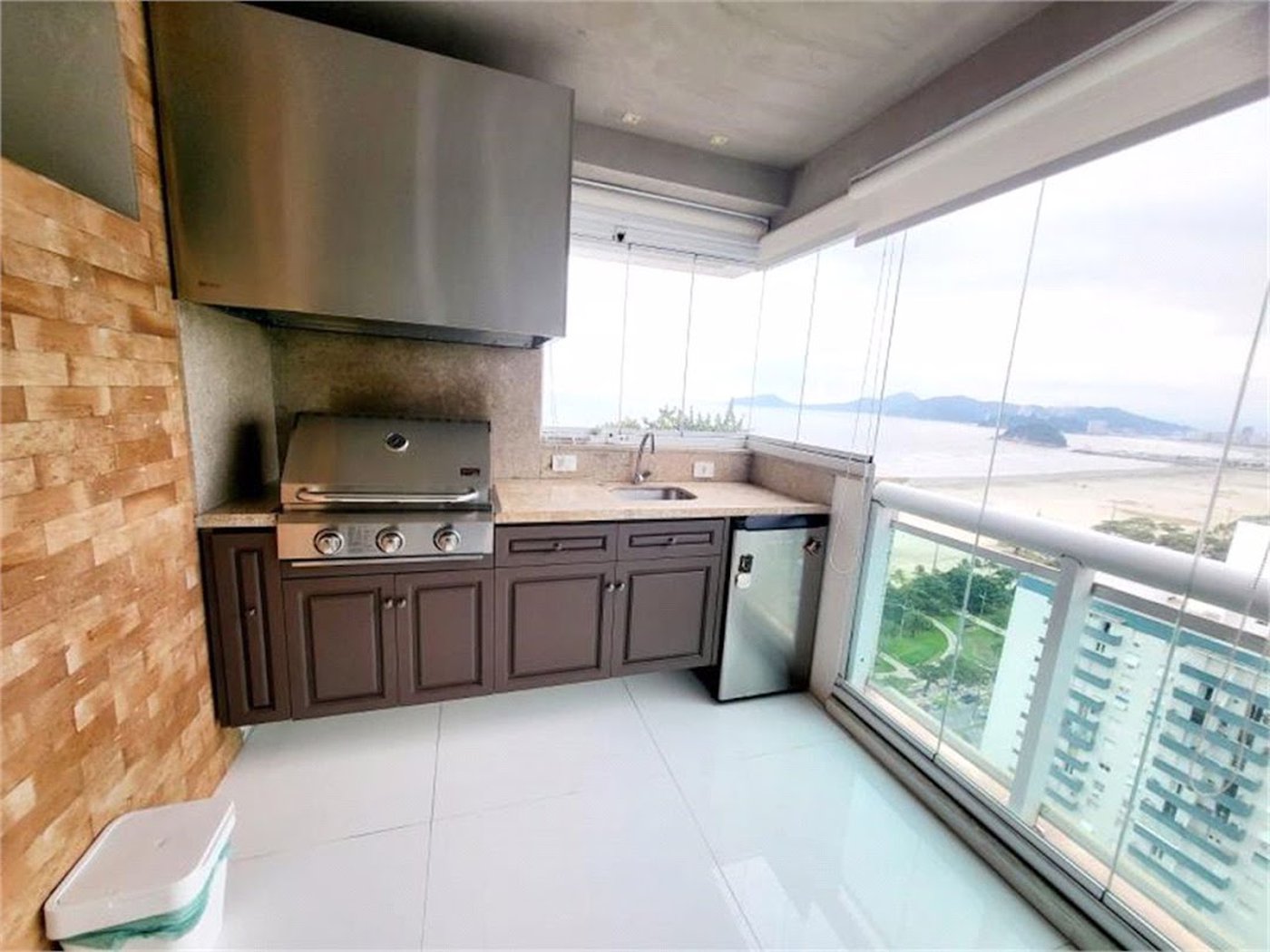 Apartamento Residencial à venda, Gonzaga, Santos - AP1684.
