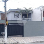 Sobrado à venda com 2 quartos, sendo 1 suíte, em Cidade Boa Vista, Suzano, SP