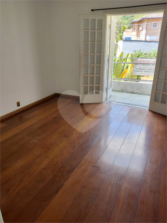 Casa à venda com 4 suítes no condomínio Estância Marambaia, Vinhedo - SP