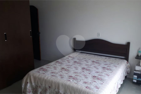 Sobrado à venda com 3 quartos, sendo 1 suíte,  em Vila Caputera, Mogi das Cruzes, SP