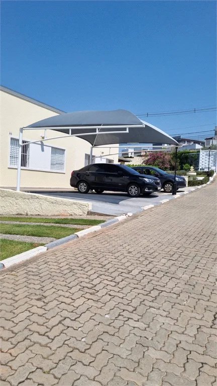 Casa à venda com 3 quartos, sendo 1 suíte, no condomínio Residencial Vila D`ouro, Cotia - SP