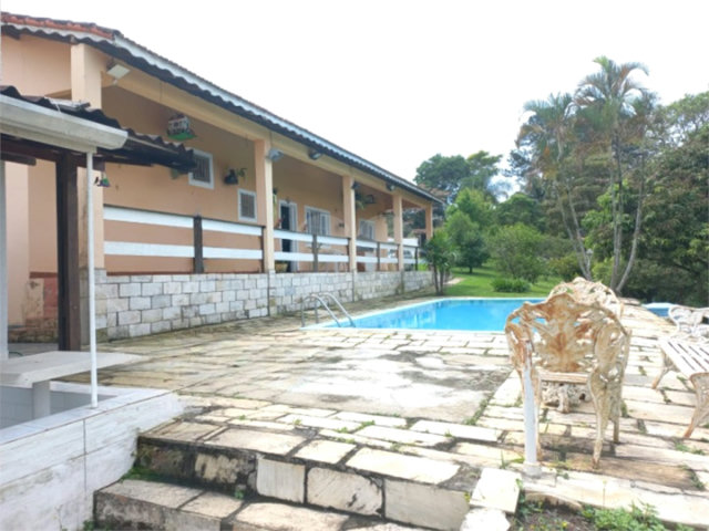 Casa à venda com 4 quartos, sendo 2 suítes,  no condomínio Residencial Ypeville, Mairiporã - SP