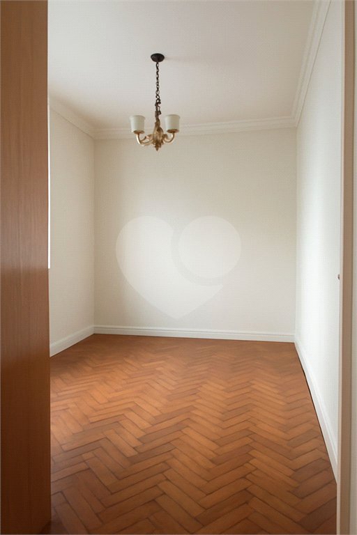 Apartamento à venda com 3 quartos, sendo 1 suíte,  em Alto da Lapa, São Paulo, SP