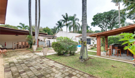 Casa à venda com 3 quartos, sendo 2 suítes,  em Alto da Boa Vista, São Paulo, SP