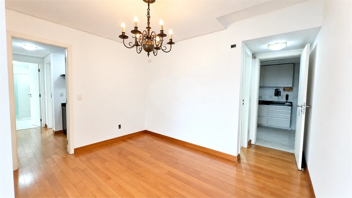 Apartamento à venda com 3 quartos, sendo 1 suíte, em Jardim das Acácias, São Paulo, SP