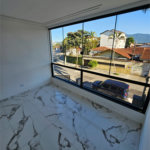 Casa à venda com 3 quartos, sendo 1 suíte, em Maracanã, Praia Grande, SP