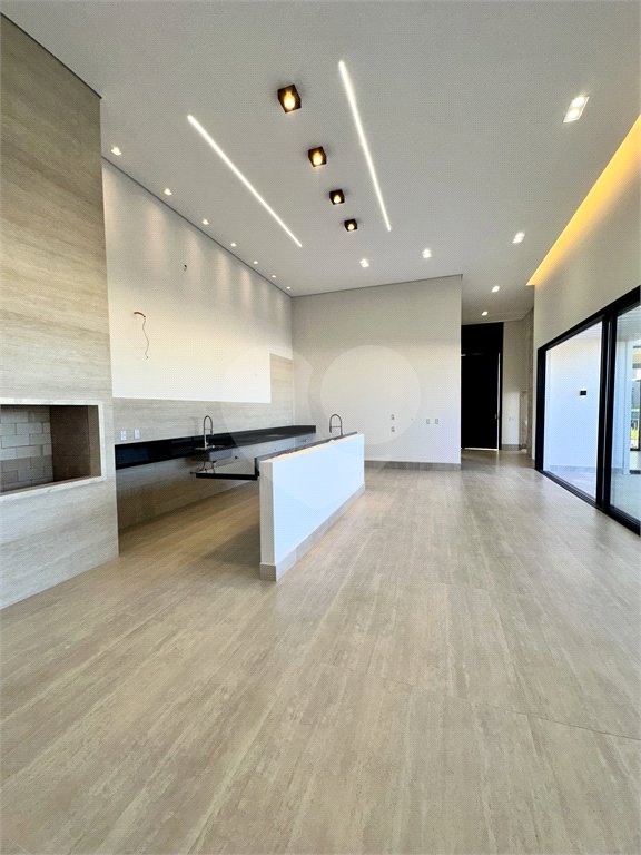 Casa à venda com 3 suítes no condomínio Residencial Florais Itália, Cuiabá - MT