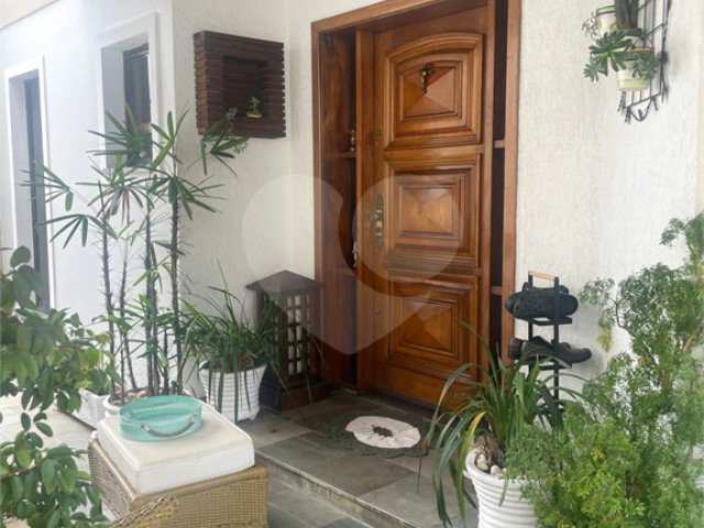 Sobrado à venda com 4 quartos, sendo 2 suítes,  em Jardim França, São Paulo, SP