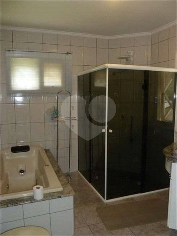 Casa à venda com 3 quartos, sendo 1 suíte, no condomínio Vivenda das Vinhas, Vinhedo - SP
