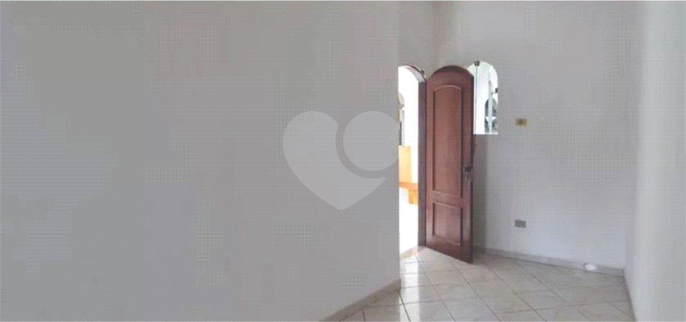 Sobrado à venda com 3 quartos, sendo 1 suíte,  em Santa Teresinha, São Paulo, SP