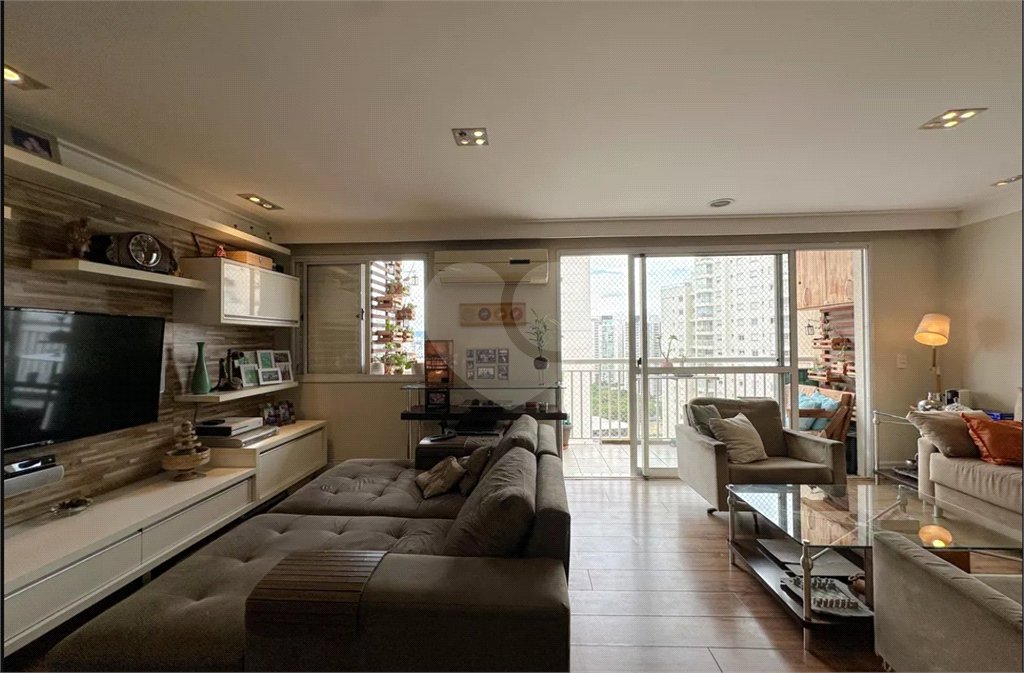 Apartamento à venda com 2 quartos, sendo 1 suíte,  em Água Branca, São Paulo, SP