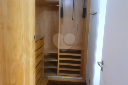 Casa à venda com 4 quartos, sendo 2 suítes,  no condomínio Lake Louise, São Paulo - SP