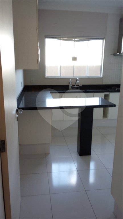 Casa à venda com 3 suítes no condomínio Picollo, Louveira - SP