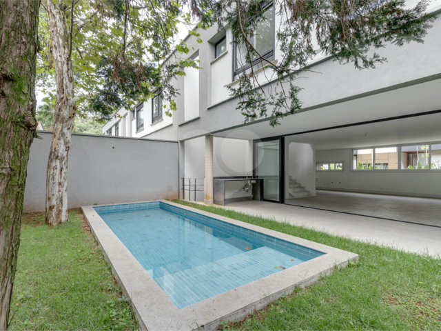 Casa à venda com 4 suítes no condomínio Venezia, São Paulo - SP
