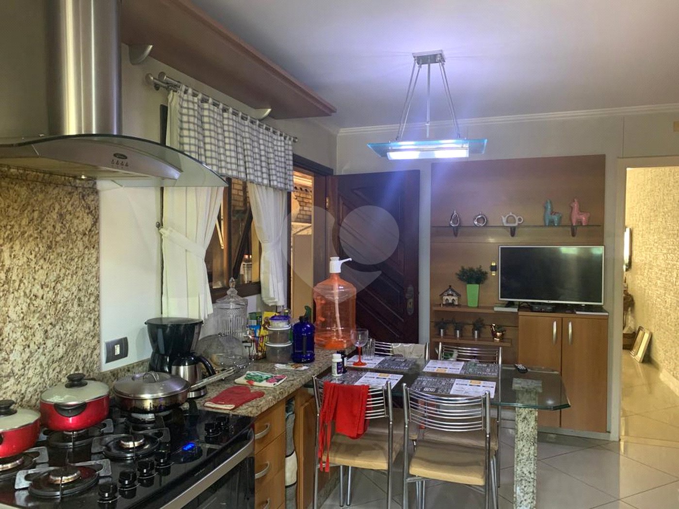 Casa à venda com 3 quartos, sendo 1 suíte, no condomínio Greenland, São Paulo - SP