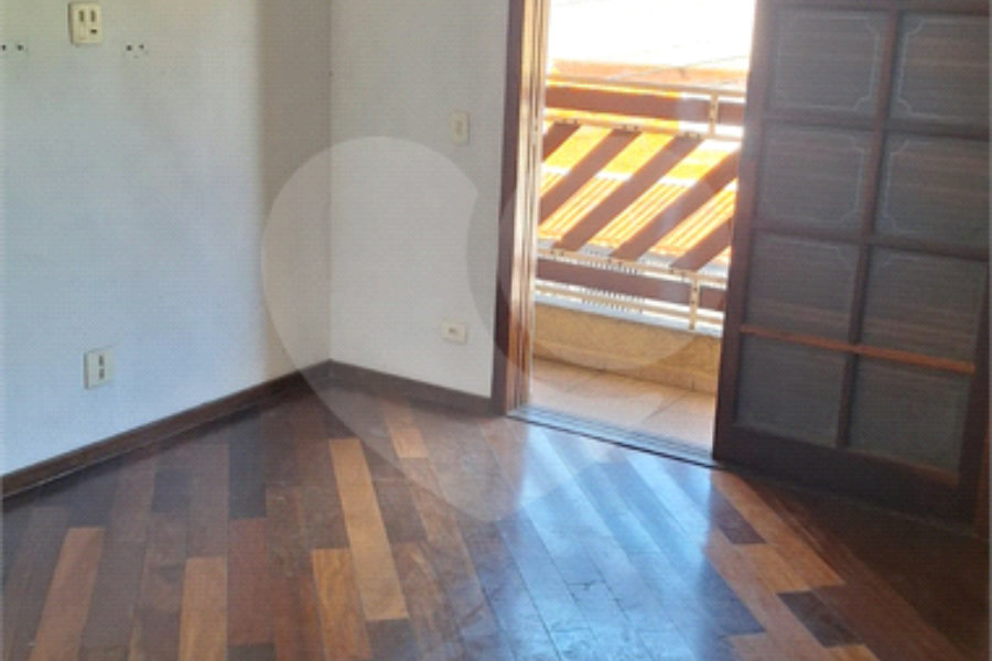 Sobrado para alugar com 4 quartos, sendo 3 suítes, em Vila Nivi, São Paulo, SP