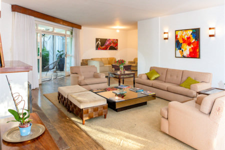 Casa Térrea à venda com 5 quartos, sendo 3 suítes, em Jardim Marajoara, São Paulo, SP