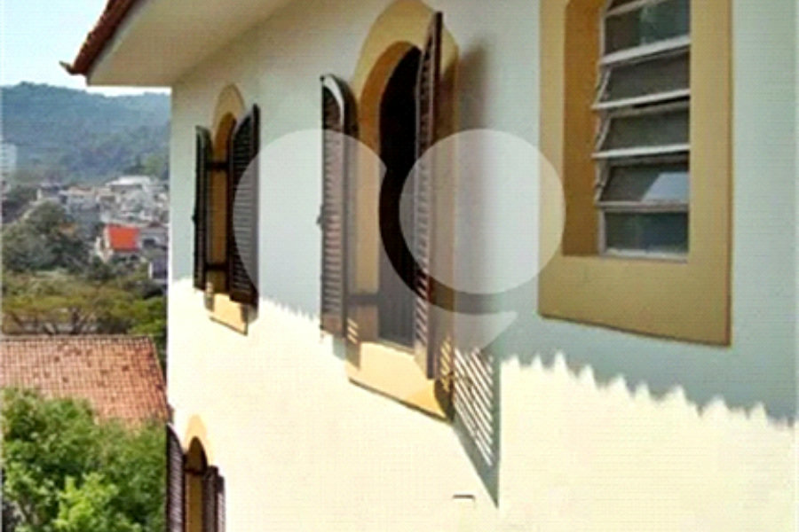 Sobrado à venda com 6 quartos, sendo 3 suítes, em Horto, São Paulo, SP