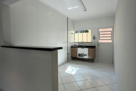 Casa à venda com 3 quartos, sendo 1 suíte, no condomínio Bella Vita, Atibaia - SP