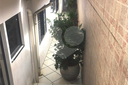 Casa Térrea à venda com 4 quartos, sendo 1 suíte,  em Vila Mazzei, São Paulo, SP